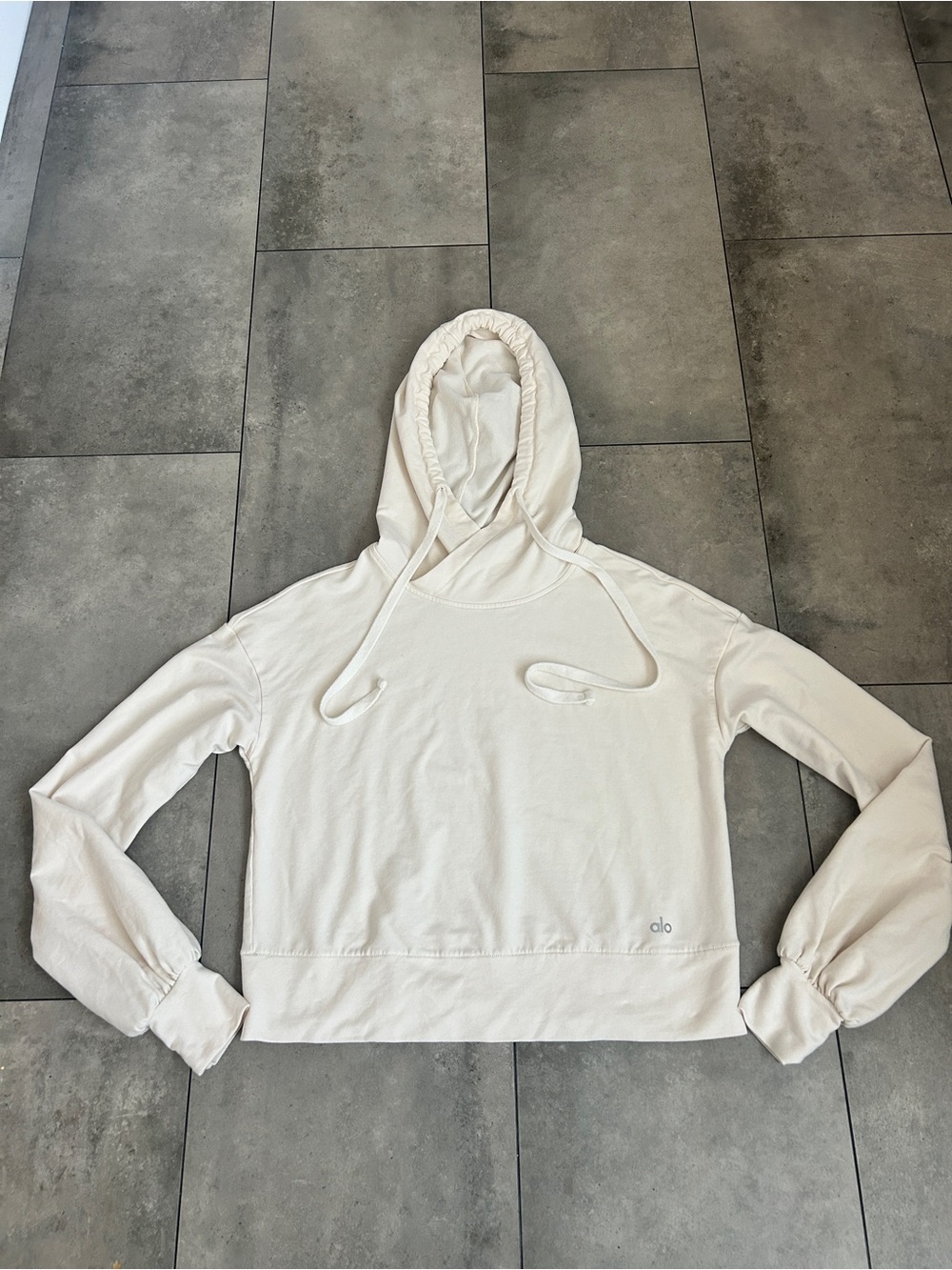Alo yoga ivory pullover hoodie XS